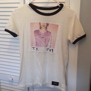 Taylor swift 1989 tee